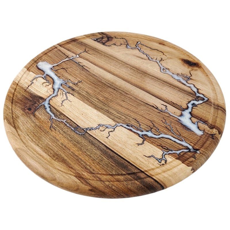 Drveni okretni pladanj 30 cm – s dekorativnim motivom Lichtenbergove figure (smola)